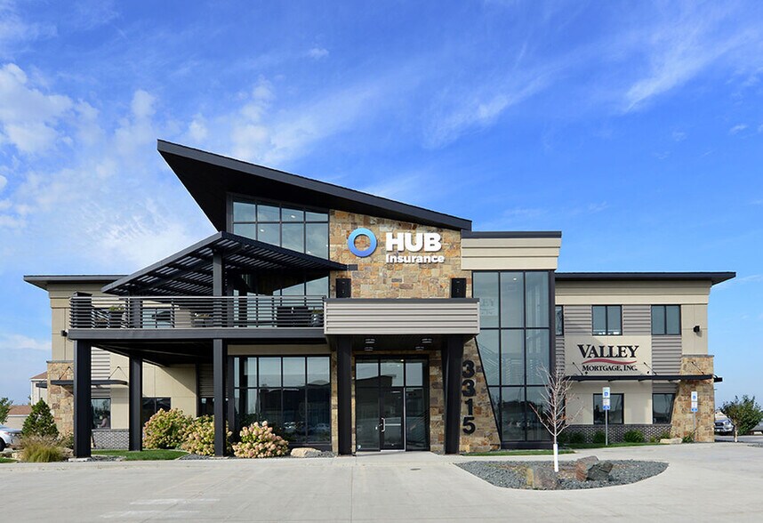 3315 S 45th St, Fargo, ND 58104