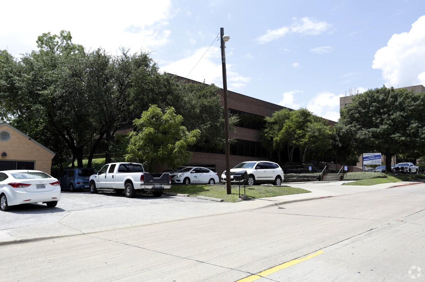 5430 Glen Lakes Dr, Dallas, TX 75231