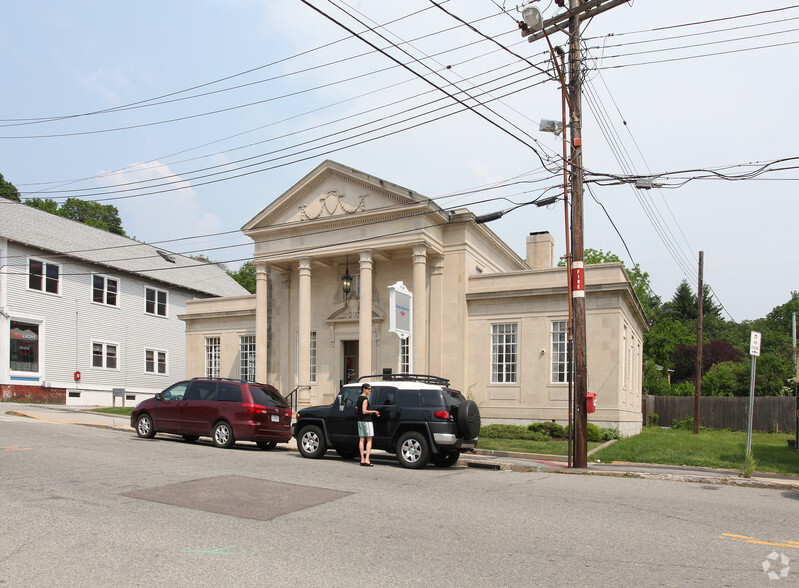 54 W Main St, Mystic, CT for sale - Primary Photo - Image 1 of 1