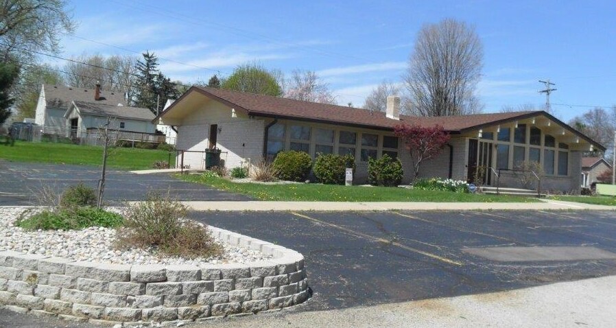 225 Riverside Ave, Adrian, MI for sale - Primary Photo - Image 1 of 1