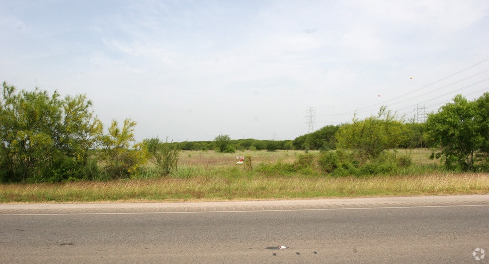 16795 S US Highway 281, San Antonio, TX for lease - Primary Photo - Image 1 of 18