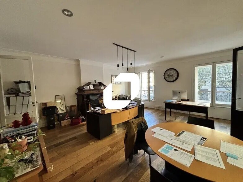 Office in Bordeaux for lease - Interior Photo - Image 1 of 12