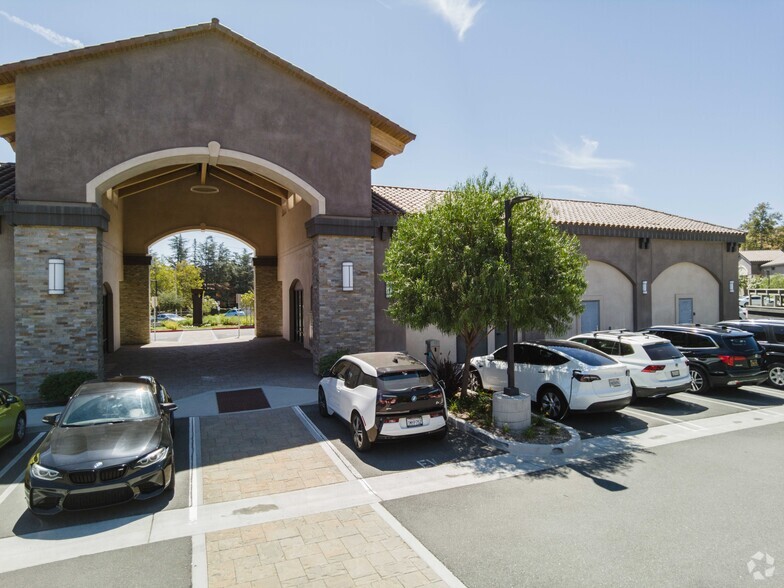 5727-5789 Las Virgenes Rd, Calabasas, CA for lease - Building Photo - Image 2 of 26