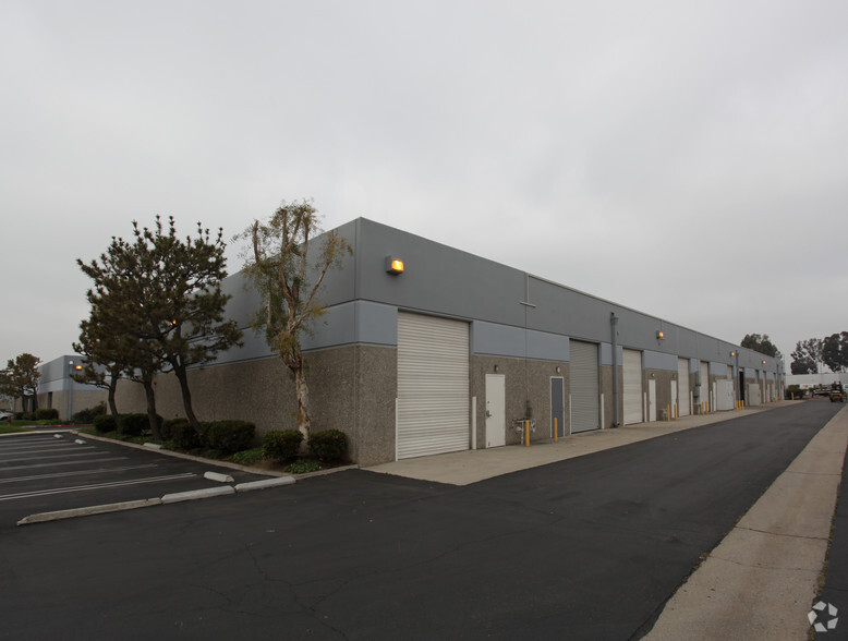 2841 Saturn St, Brea, CA for lease - Building Photo - Image 2 of 2