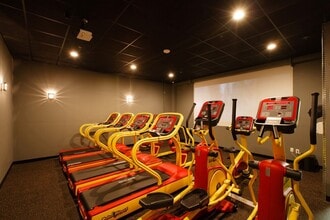 435-437 Broadway, Bayonne, NJ for lease Interior Photo- Image 1 of 2