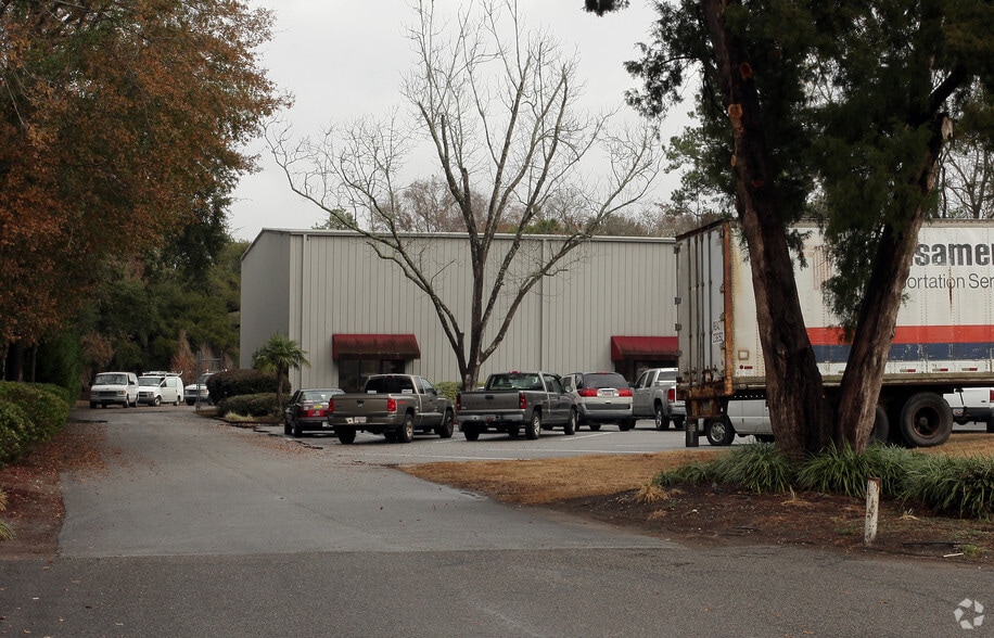 1384 Remount Rd, Charleston, SC for lease - Primary Photo - Image 1 of 17
