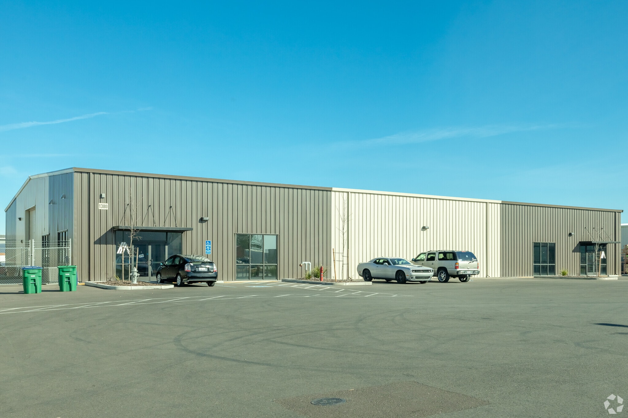 1370-1390 Vinci Ave, Sacramento, CA for lease Building Photo- Image 1 of 9