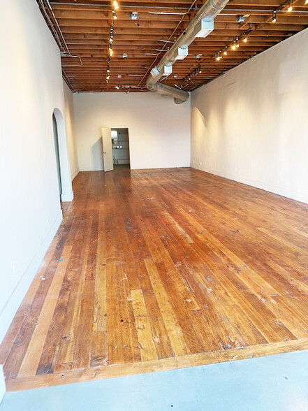 12196-12200 Ventura Blvd, Studio City, CA for lease - Interior Photo - Image 3 of 4