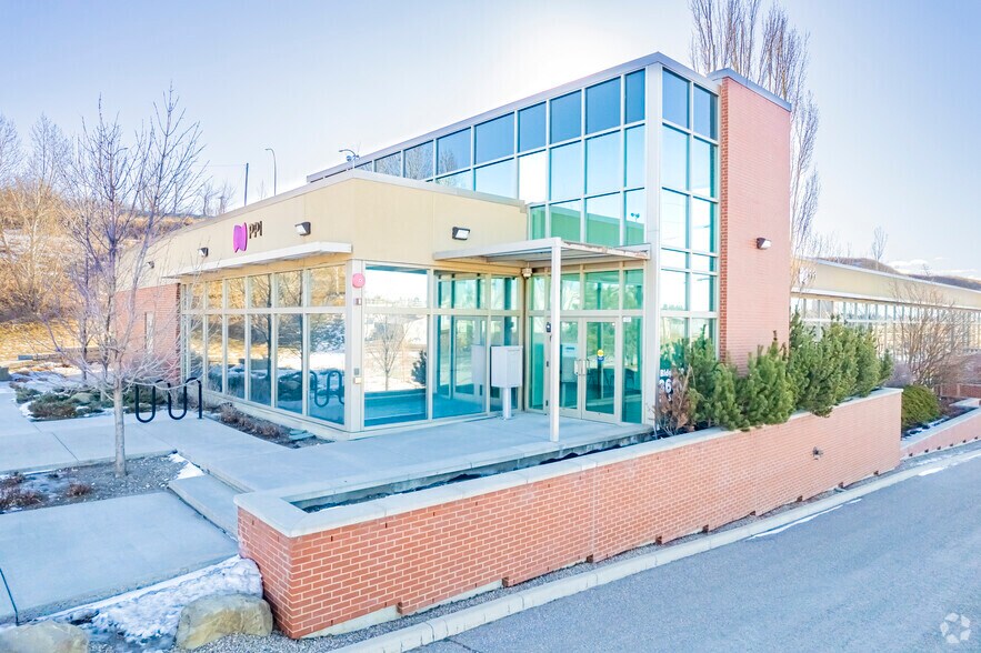 3600 4th St SE, Calgary, AB for lease - Primary Photo - Image 1 of 3