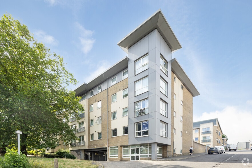 Ring Way, London for sale - Primary Photo - Image 1 of 1