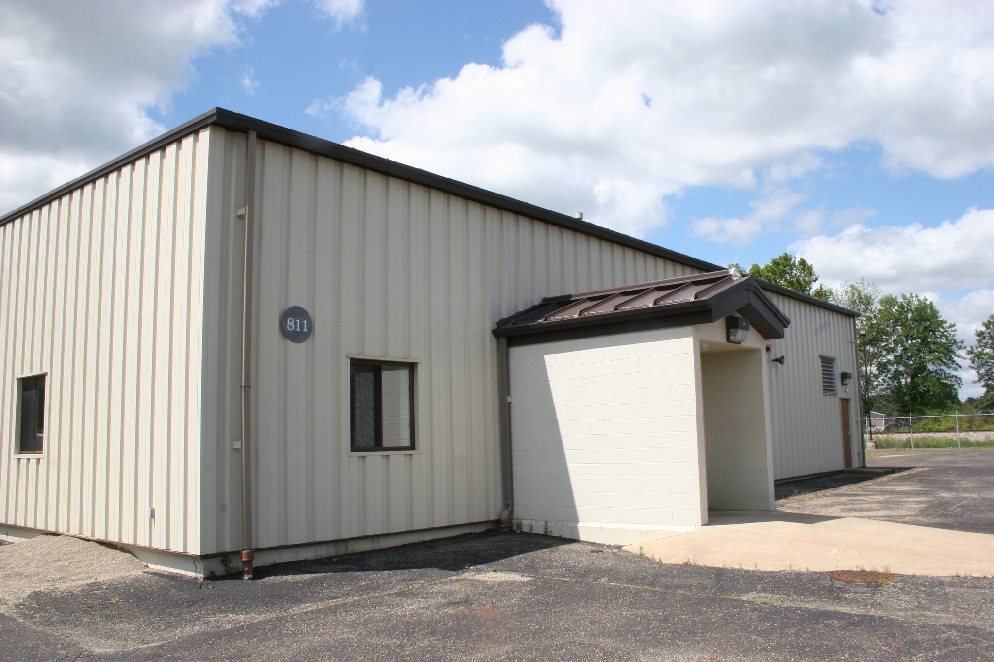 811 Irving Wick Dr W, Heath, OH for lease Primary Photo- Image 1 of 3