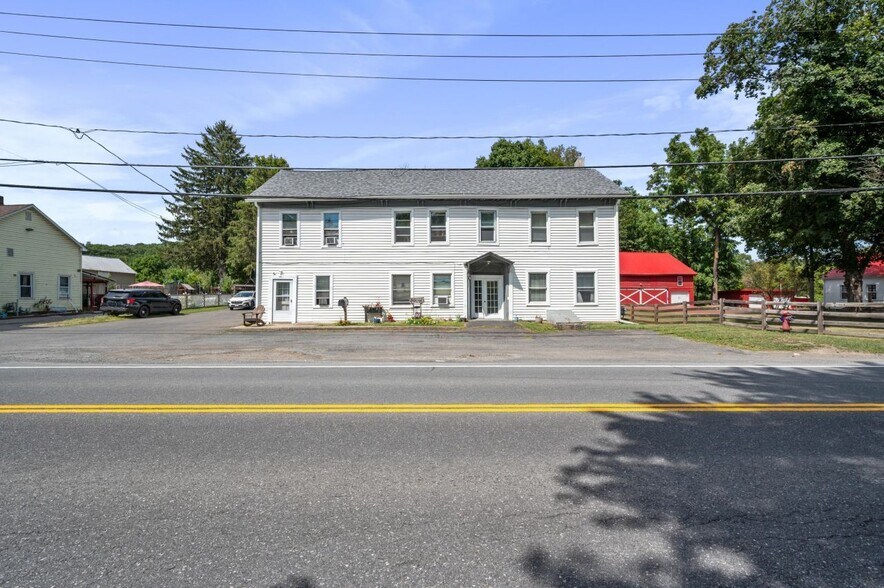 319 Speigletown Rd, Troy, NY for sale - Primary Photo - Image 1 of 1