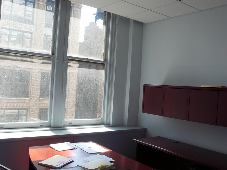 5 W 37th St, New York, NY for lease - Interior Photo - Image 2 of 5