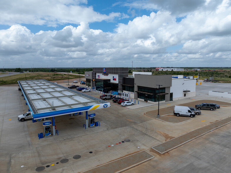 IH 37 & SH 97, Pleasanton, TX for lease - Primary Photo - Image 1 of 12