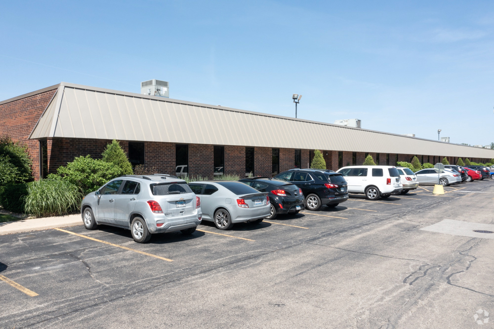 4951 Indiana Ave, Lisle, IL for lease Primary Photo- Image 1 of 10