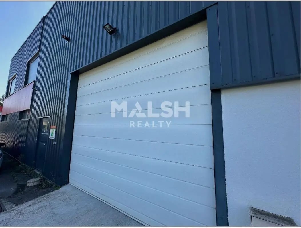 Office in Vaulx-en-Velin for lease Building Photo- Image 1 of 8