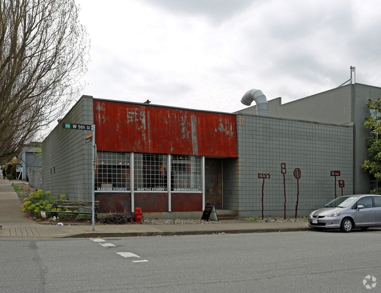 12 W 5th Ave, Vancouver, BC for lease - Primary Photo - Image 1 of 6