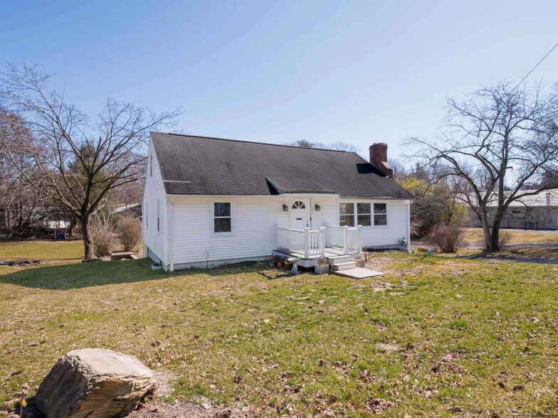 412 E Chester St, Kingston, NY for sale - Building Photo - Image 1 of 1