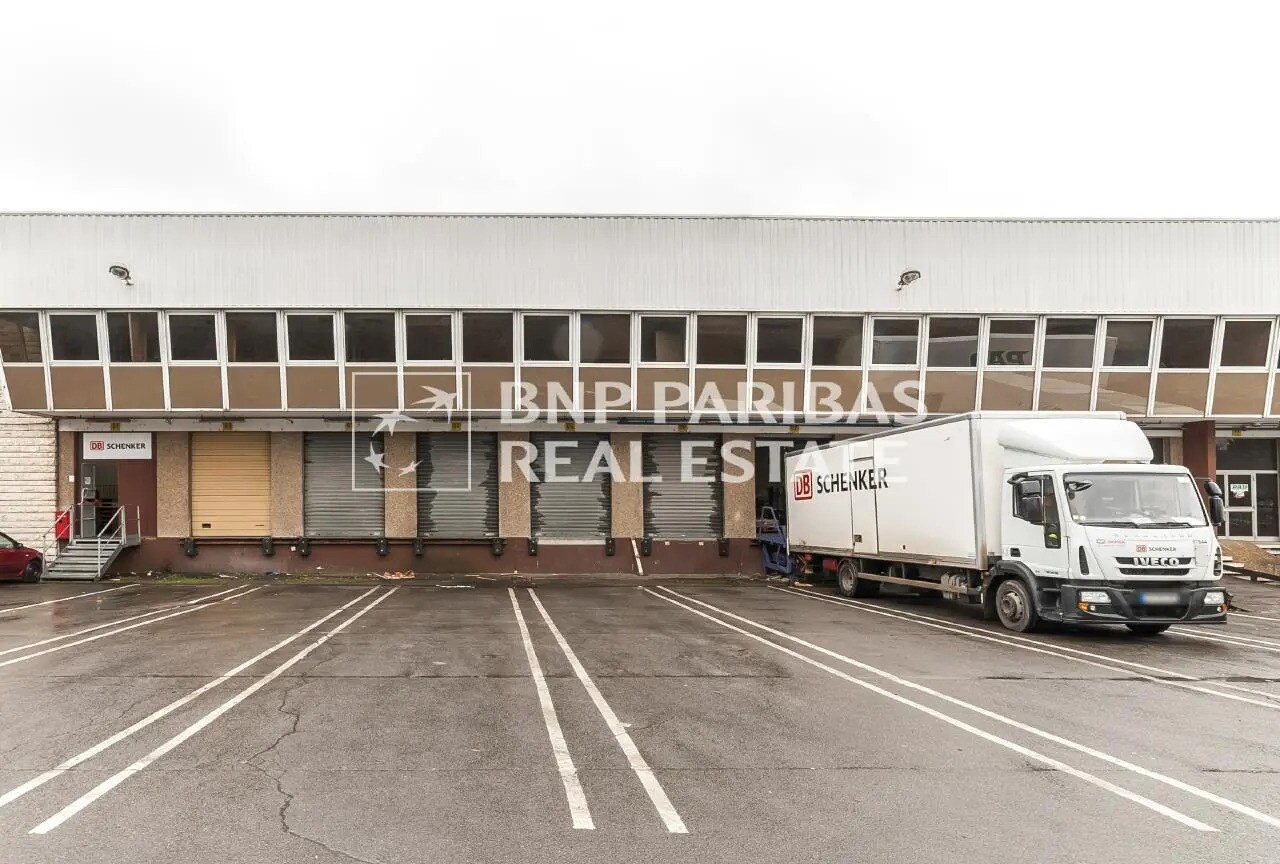 Flex in Wissous for lease Building Photo- Image 1 of 6