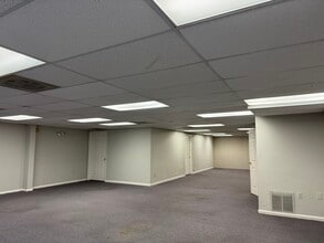 3290 Pine Orchard Ln, Ellicott City, MD for lease Interior Photo- Image 2 of 4