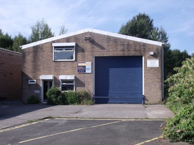 5 Wren Nest Rd, Glossop, SK13 8HB