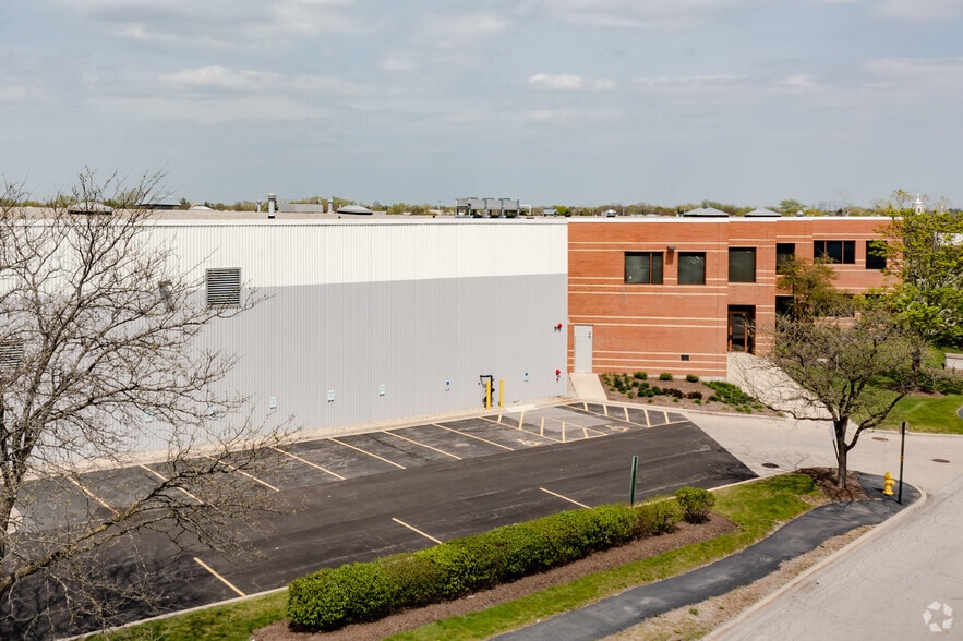 500 Regency Dr, Glendale Heights, IL 60139