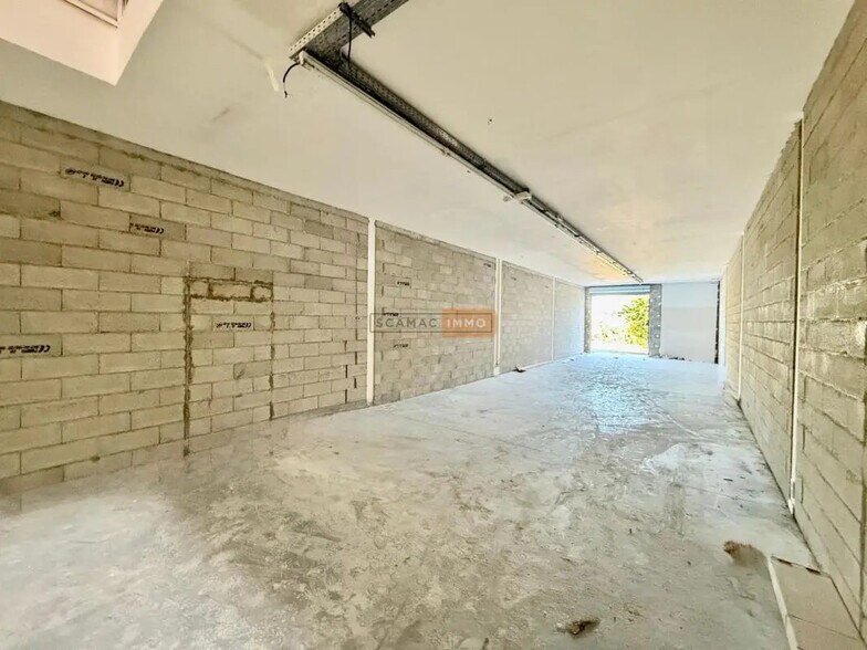 Industrial in Fréjus for lease - Interior Photo - Image 2 of 5