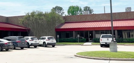 9777 W Gulf Bank Rd, Houston, TX for lease - Building Photo - Image 1 of 2