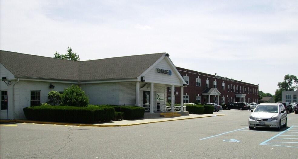 4276 Hempstead Tpke, Bethpage, NY 11714