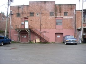 260 N Petaluma Blvd, Petaluma CA - Warehouse
