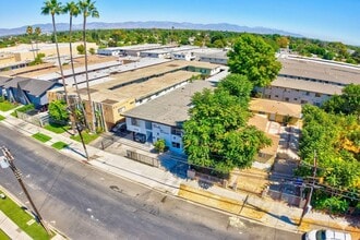 6626 Darby Ave, Reseda, CA - AERIAL  map view
