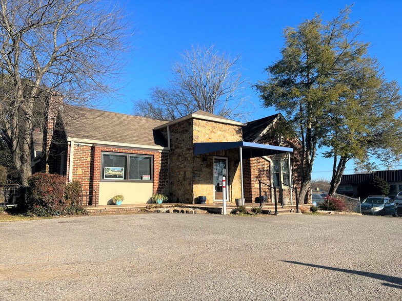 318 N Forest Park Blvd, Knoxville, TN for sale - Building Photo - Image 1 of 1