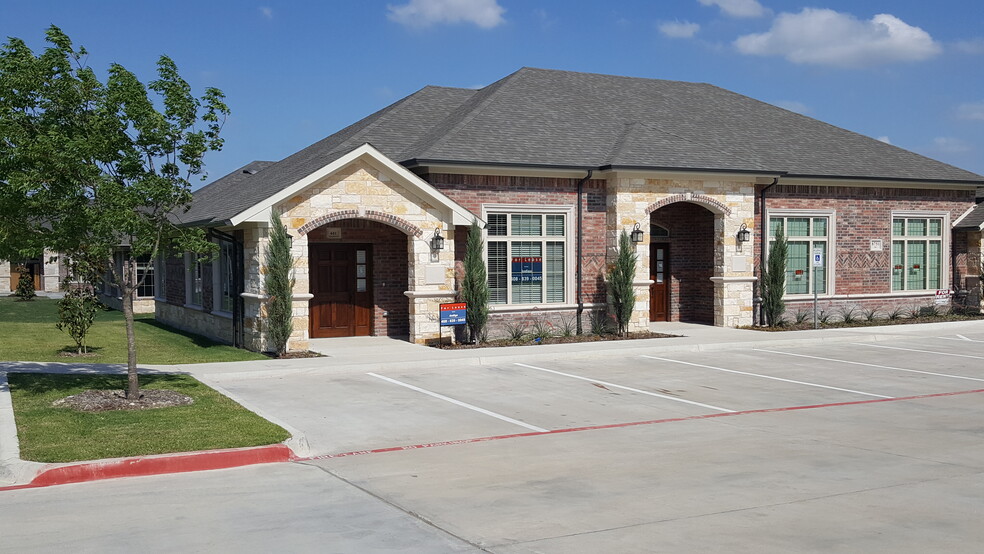 8751 Collin McKinney Pky, McKinney, TX for lease - Building Photo - Image 2 of 15