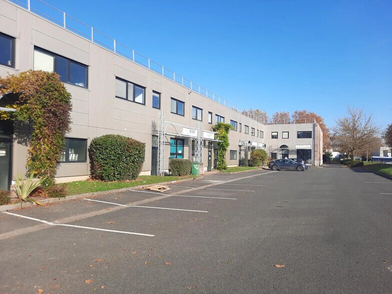 Flex in Bondoufle for lease - Building Photo - Image 2 of 3