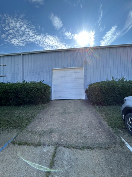 216 Industrial Dr, Ridgeland, MS for sale - Building Photo - Image 2 of 4