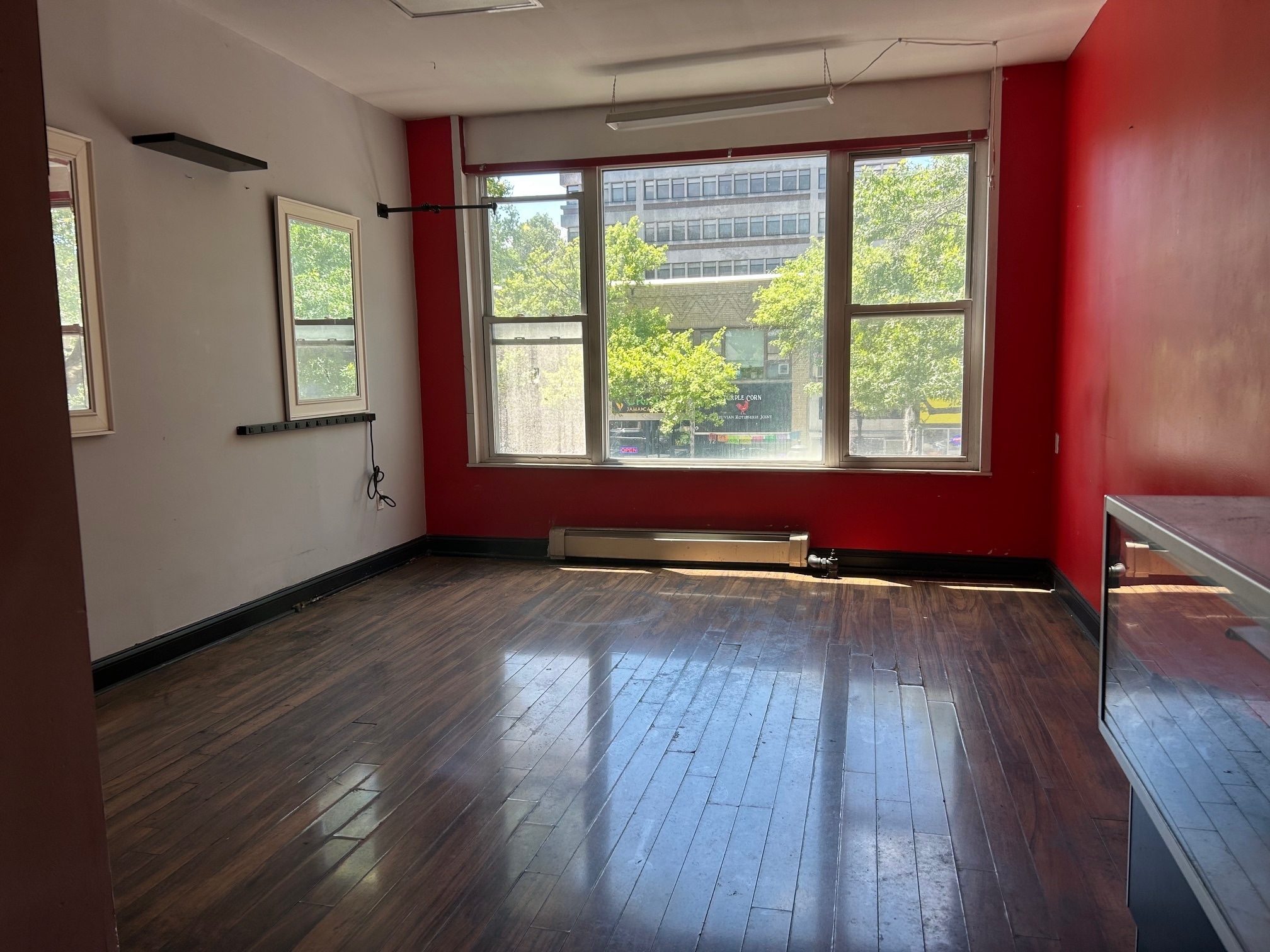 33-41 Mamaroneck Ave, White Plains, NY for lease Interior Photo- Image 1 of 1