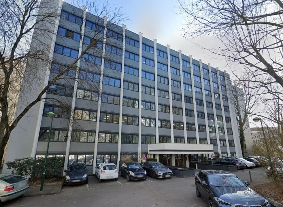 Office in Villeurbanne for lease Building Photo- Image 1 of 2