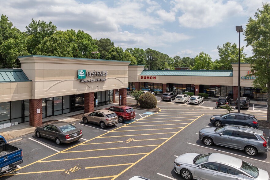 101-211 Village Ave, Yorktown, VA for lease - Building Photo - Image 3 of 6