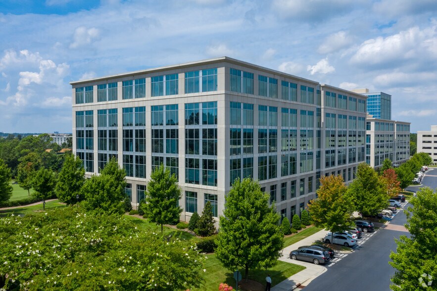 11525 N Community House Rd, Charlotte, NC for lease - Everett Building - Image 1 of 4
