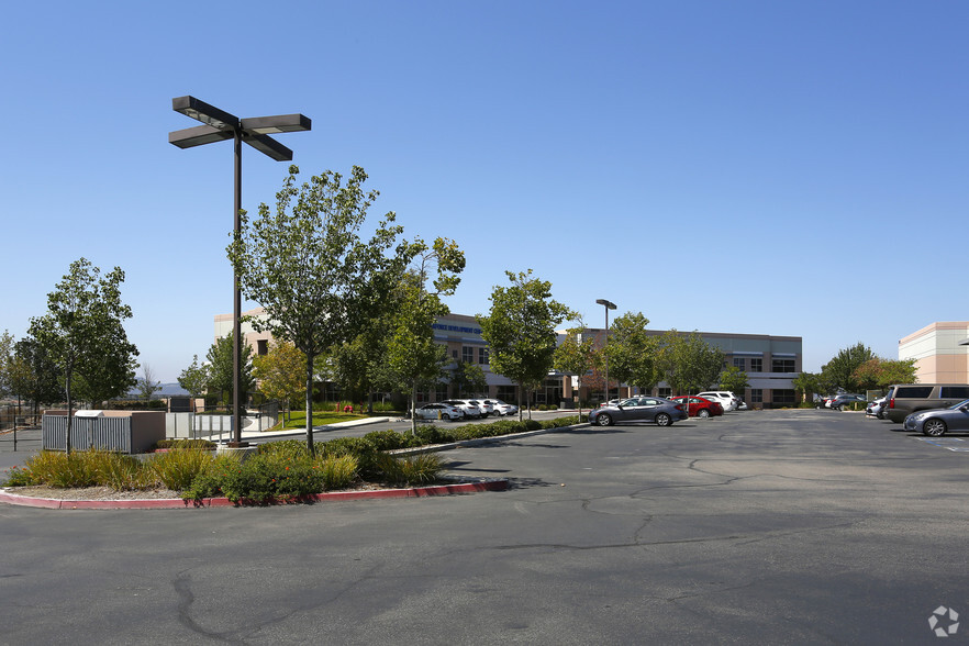 30111 Technology Dr, Murrieta, CA for lease - Building Photo - Image 3 of 11