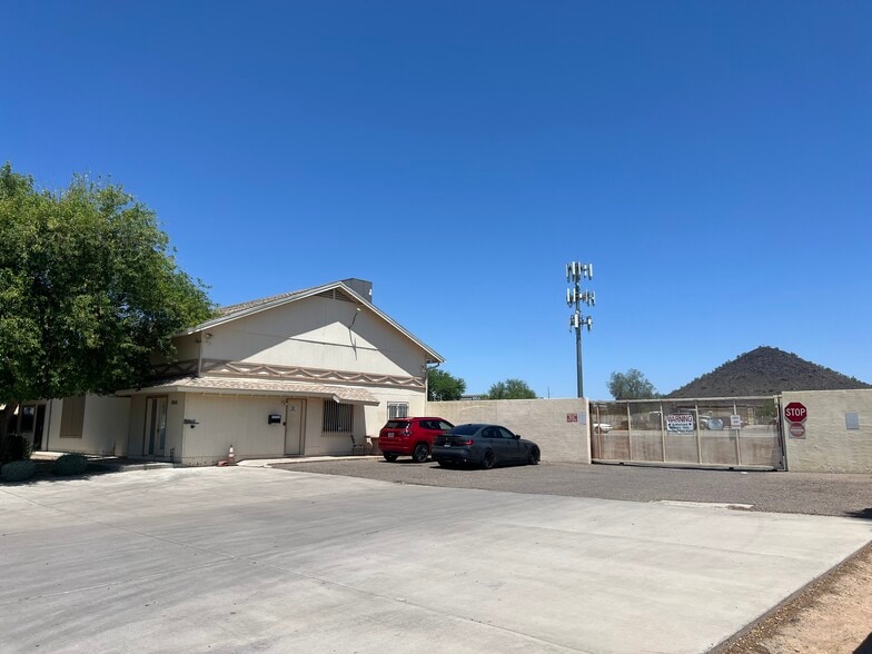 1966 E Deer Valley Rd, Phoenix, AZ for lease - Building Photo - Image 1 of 6