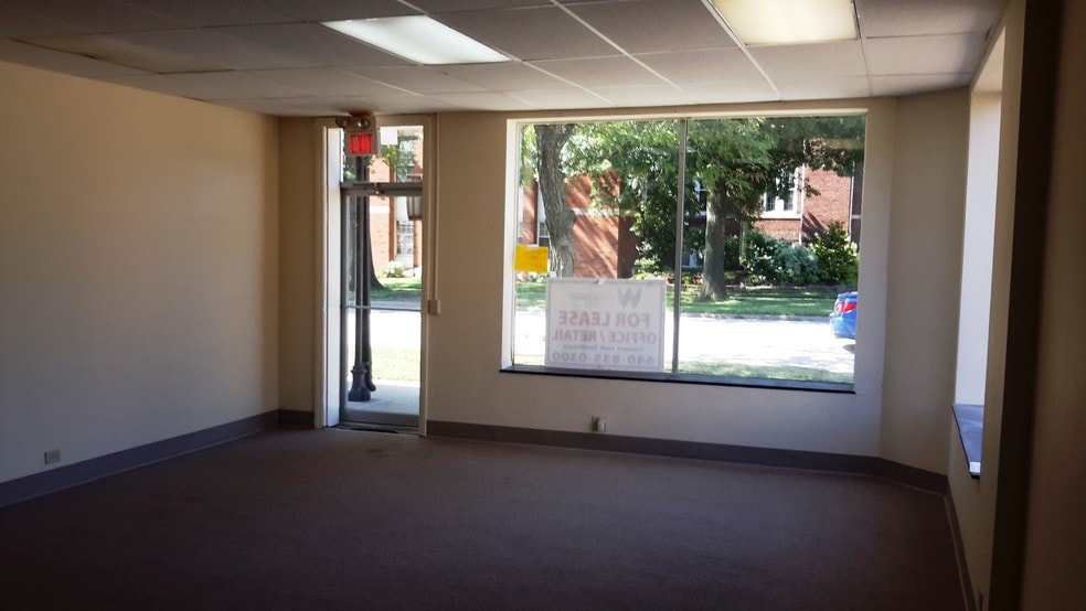 27209 Wolf Rd, Bay Village, OH for lease - Interior Photo - Image 3 of 4