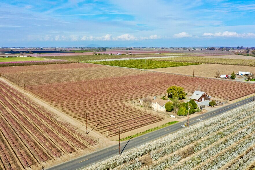 7084 Barstow Ave, Kingsburg, CA for sale - Building Photo - Image 1 of 1