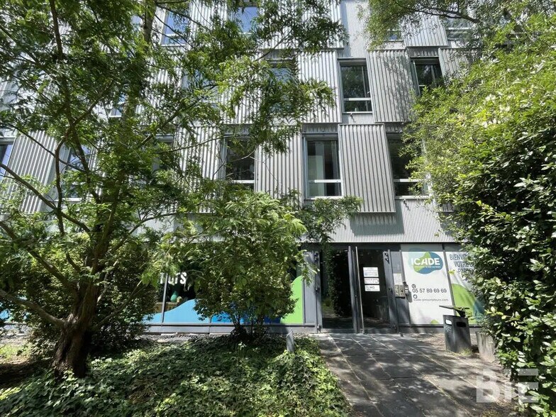 Office in Bordeaux for lease - Building Photo - Image 2 of 32