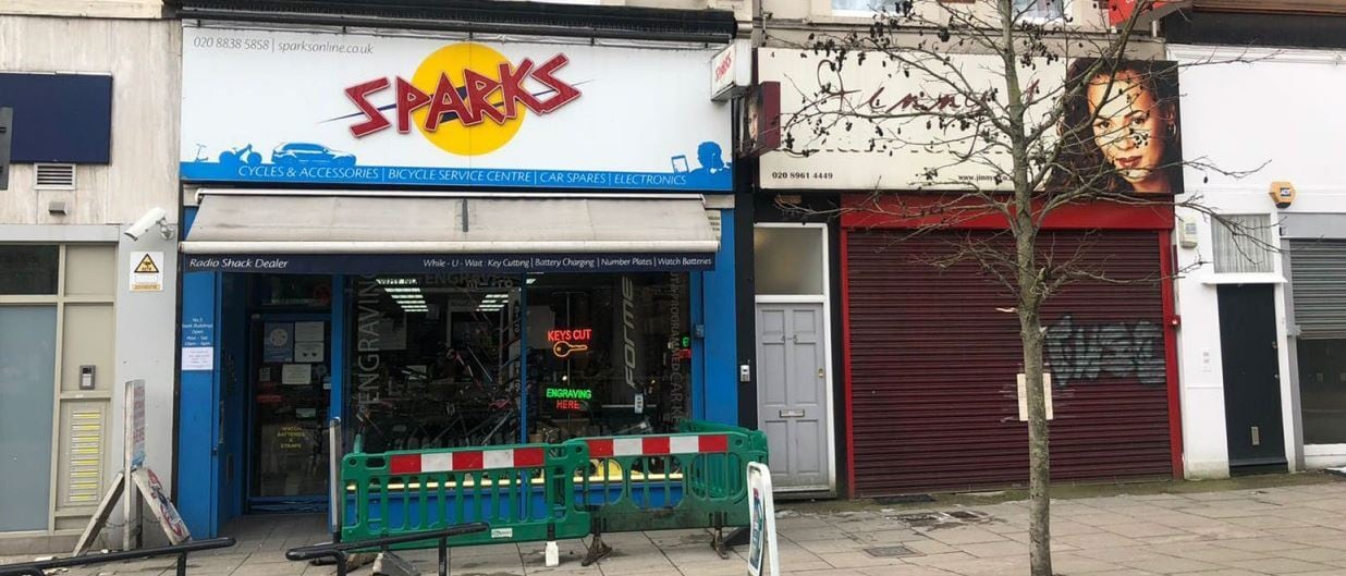 4 Bank Buildings High St, London for sale Primary Photo- Image 1 of 1