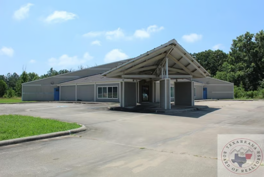 1506 E Lincoln Rd, Idabel, OK for sale - Building Photo - Image 2 of 16