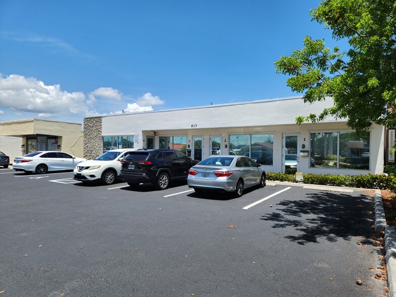 613 Northlake Blvd, North Palm Beach, FL for sale - Building Photo - Image 1 of 1