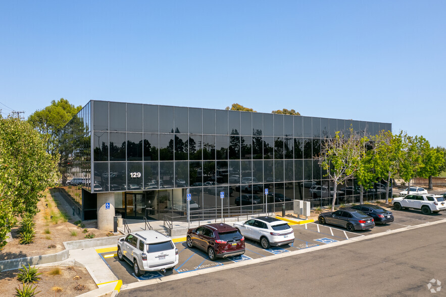 129 W Wilson St, Costa Mesa, CA for lease - Building Photo - Image 1 of 8