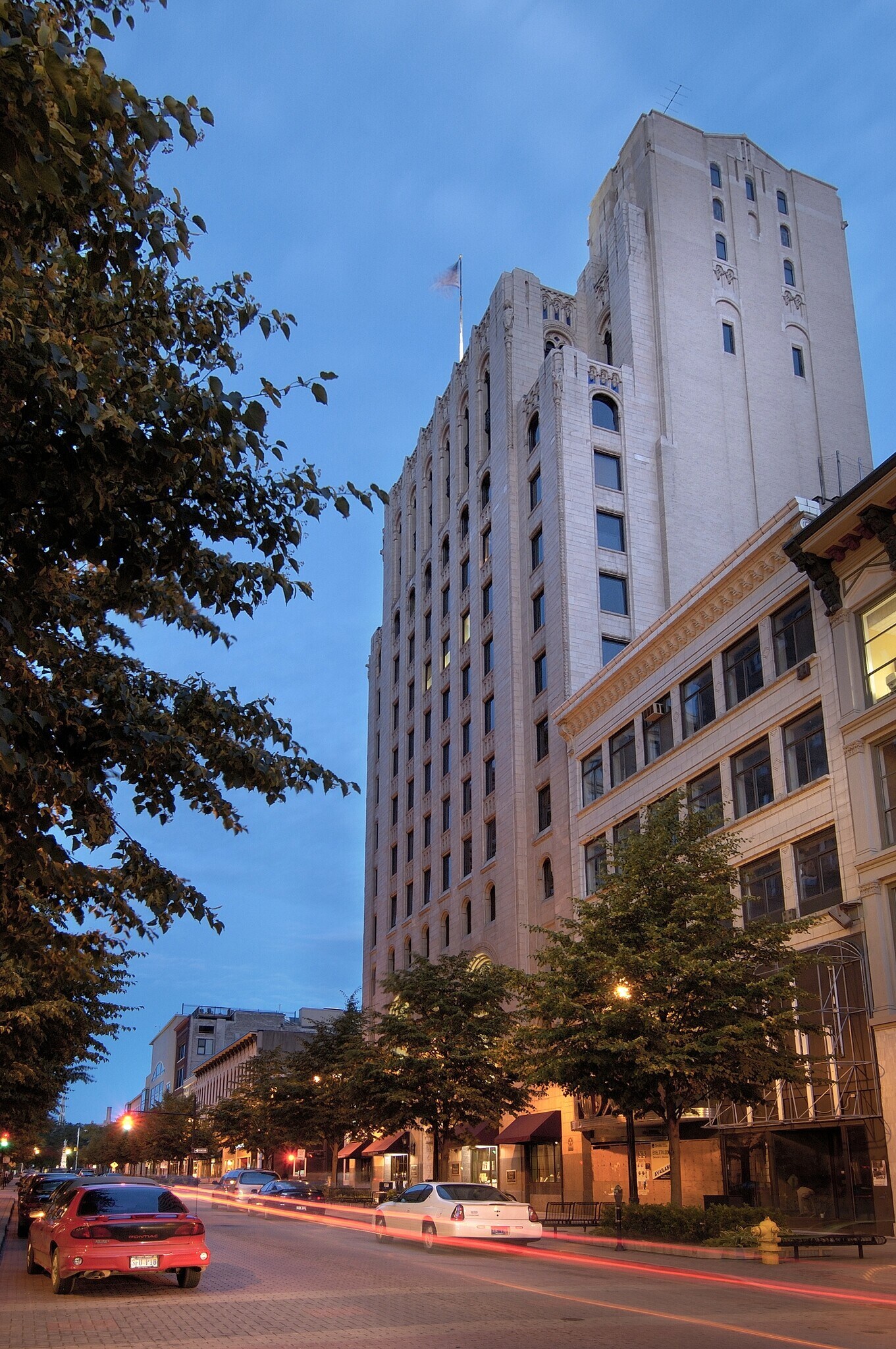 77 Monroe Center St NW, Grand Rapids, MI for lease Building Photo- Image 1 of 2