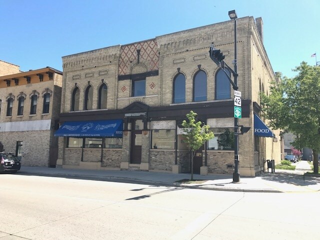 939 S 8th St, Manitowoc, WI for sale - Building Photo - Image 1 of 1